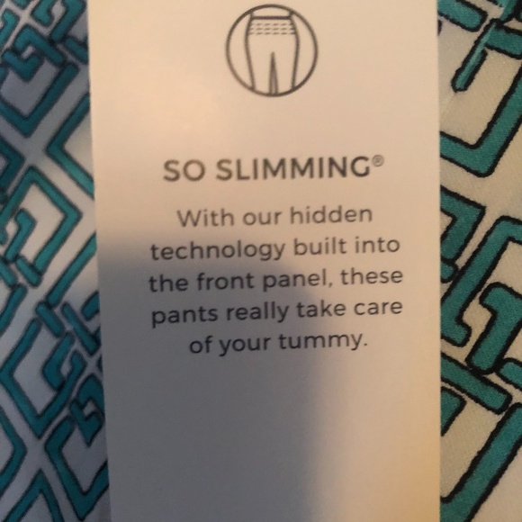 Cropped Graphic Design Pants - Picture 3 of 7